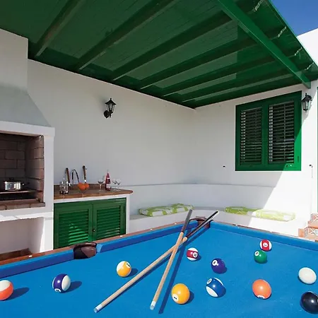 Playa Blanca Sleeps 6 Air Con Wifi 别墅 *