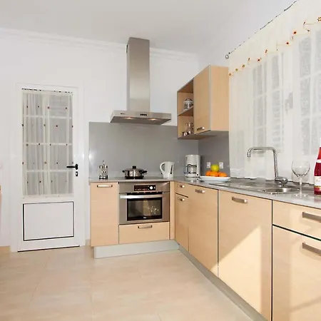 Playa Blanca Sleeps 6 Air Con Wifi Villa Playa Blanca (Lanzarote)